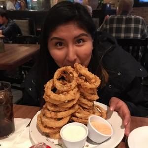 Meet your Posher, Mayra